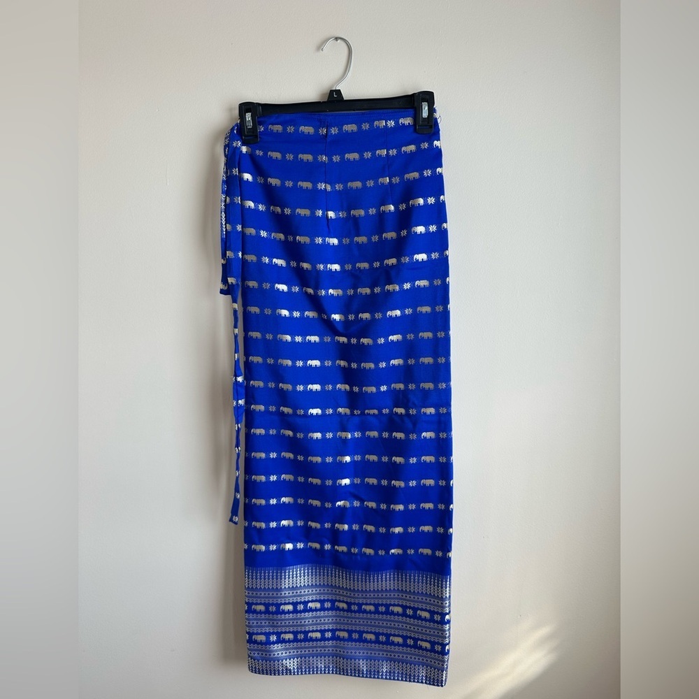 Vtg ThaiSilk Finished Wrap Skirt Elephants Blue Gold Thailand 50” X 38” - Picture 2 of 8